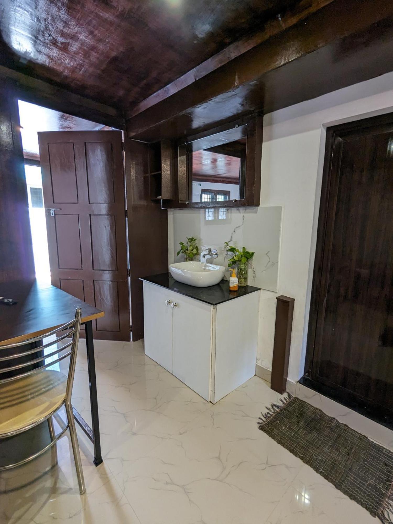 Budget Home Kochi Exterior foto