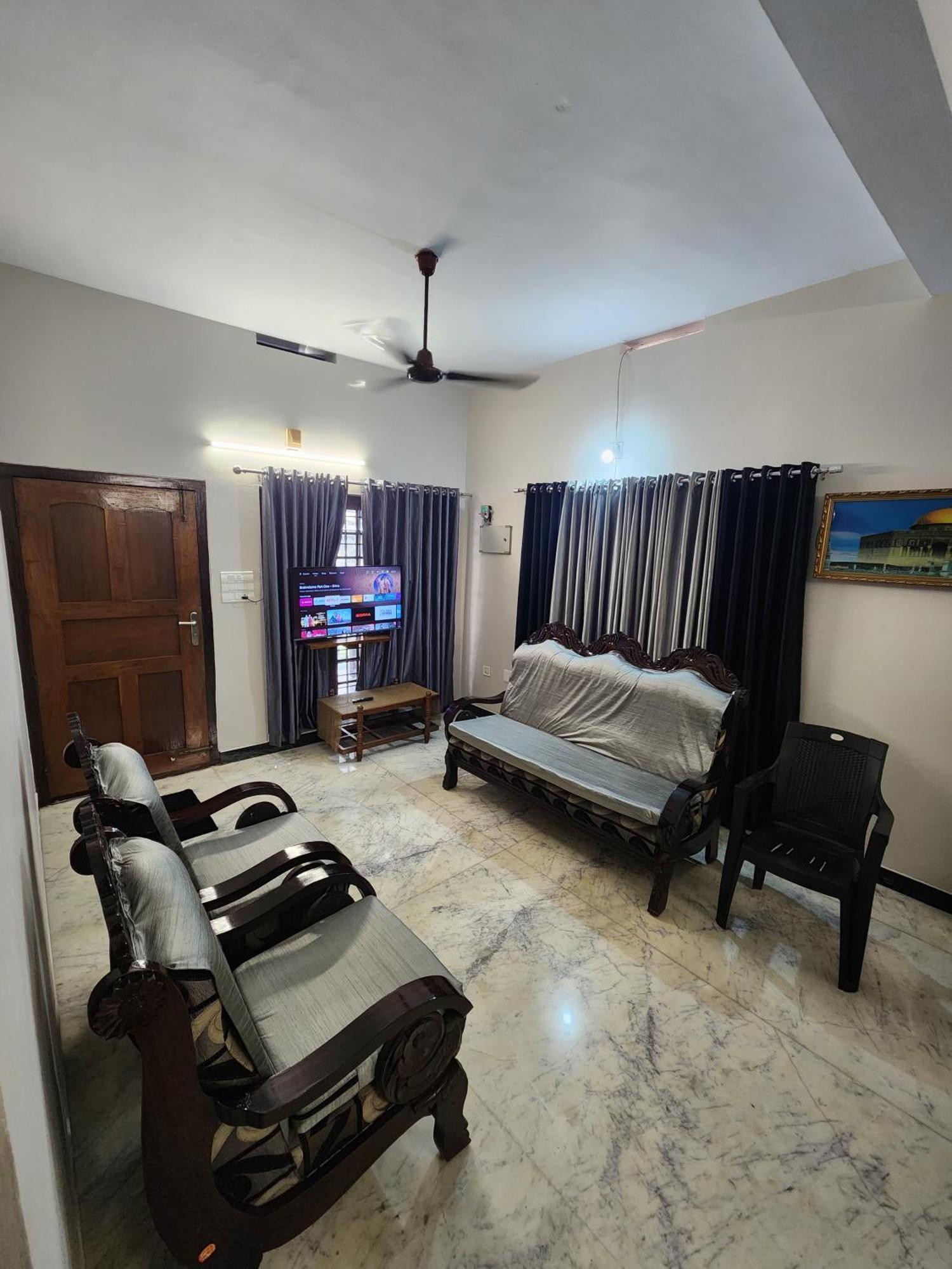 Budget Home Kochi Exterior foto